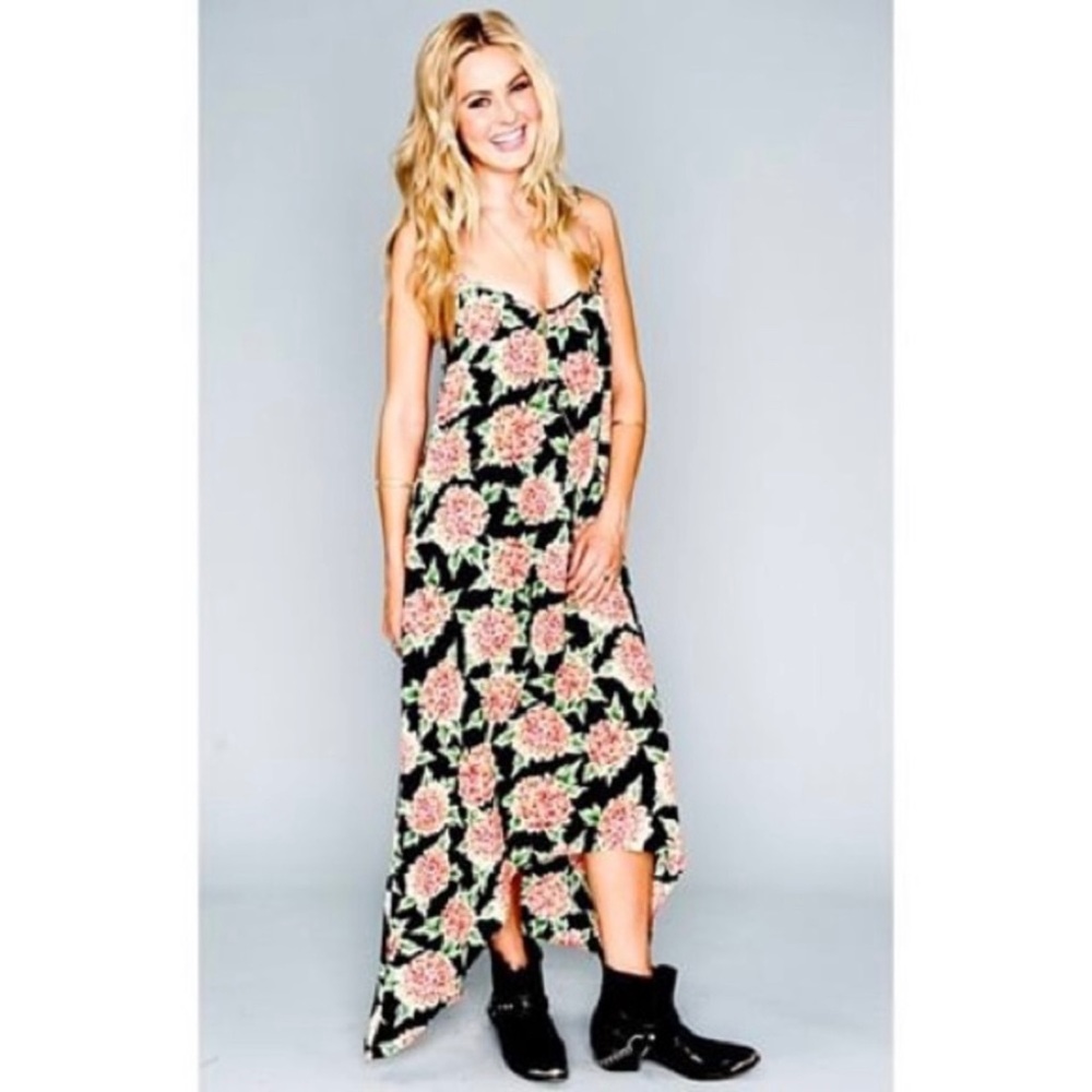 SHOW ME YOUR MUMU | Taryn Flower Puff Maxi Dress - Picture 1 of 8